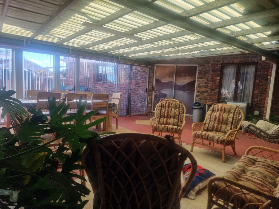 6 Bedroom Property for Sale in Heiderand Western Cape